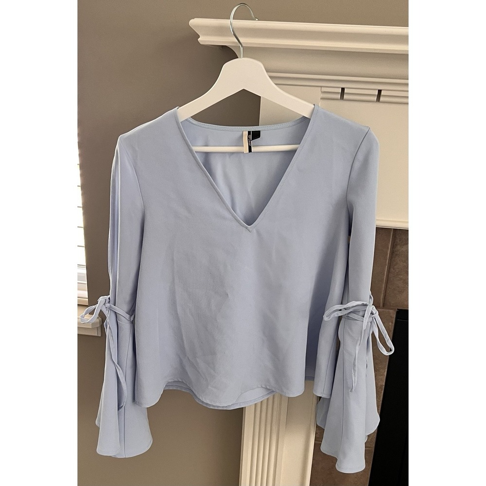 Topshop Bell Sleeve Blouse Arm Slit Tie Luxe Light Blue V-neck Size 2